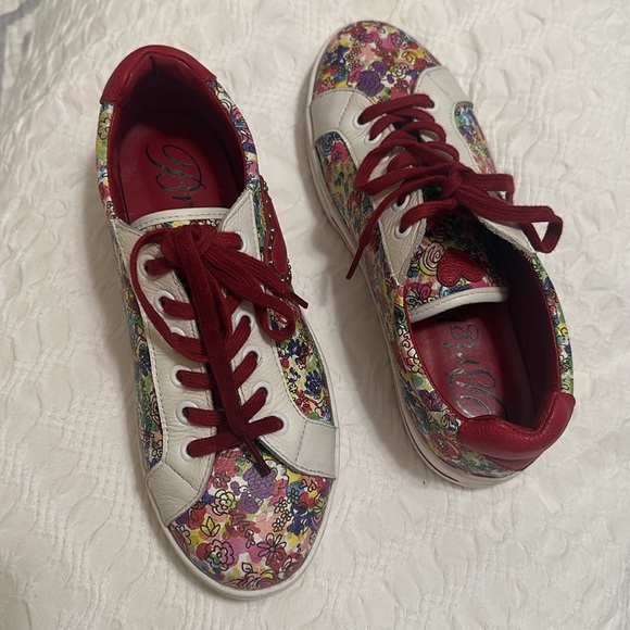 Brighton Blooms Floral Women Lace up Leather Sneakers 5M Brazil - Picture 3 of 11